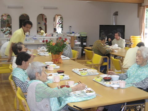 会話をしながら頂く食事はおいしいです。